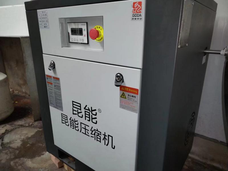 怎么快速鑒別成都空壓機(jī)潤滑油是否需要更換？ 